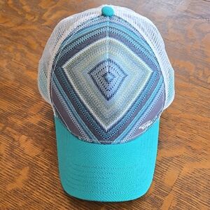 Geometric Patterned Cap with Teal and Gray